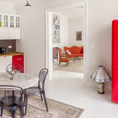 Apartment Designer 1 Bdrm For Two In Slaveikov Square