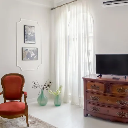 Designer 1 Bdrm For Two In Slaveikov Square