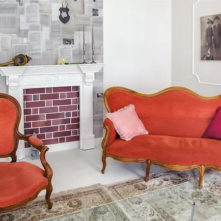 Apartment Designer 1 Bdrm For Two In Slaveikov Square